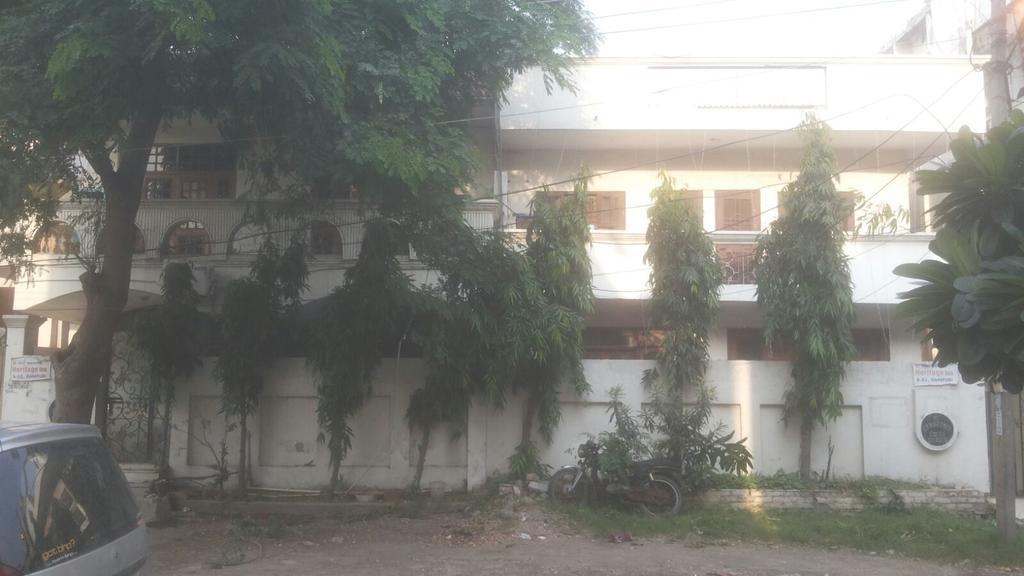 Heritage Inn Ghaziabad Bagian luar foto
